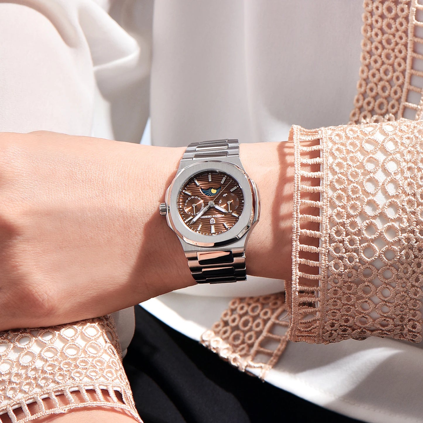 Luxury Quartz Wristwatch Ladies Sapphire Waterproof